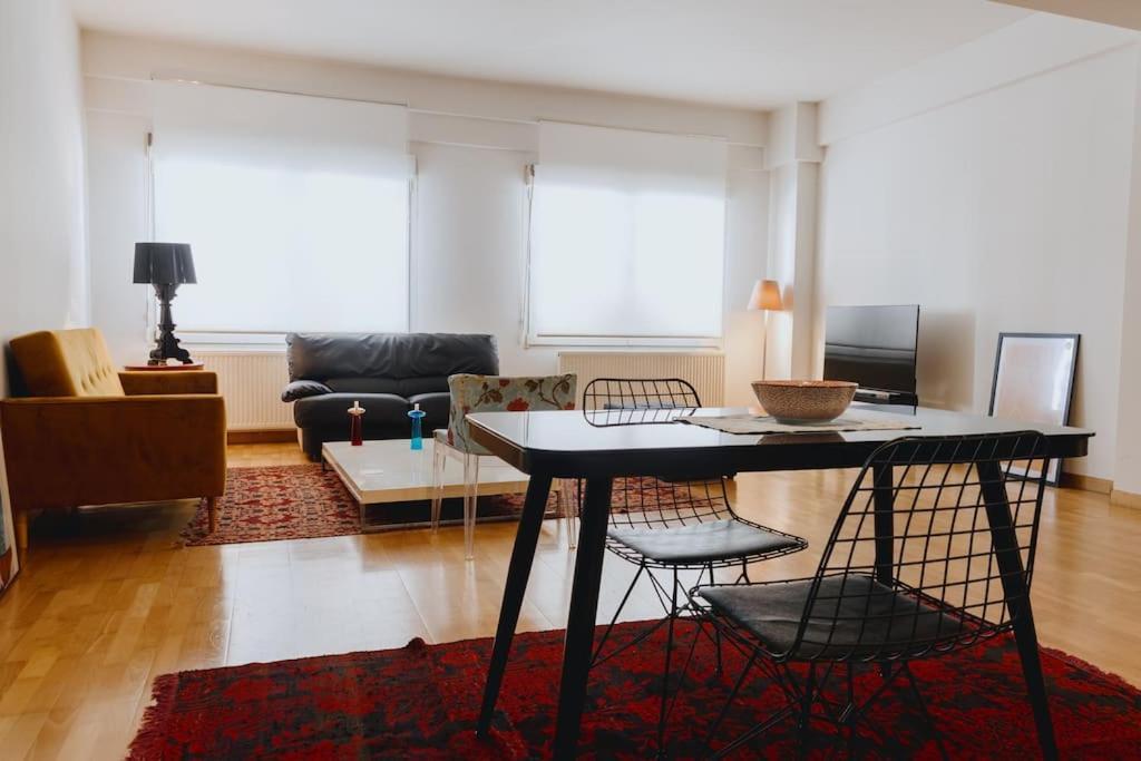Cosy & Spacious Central Apartment Komotini Exterior photo