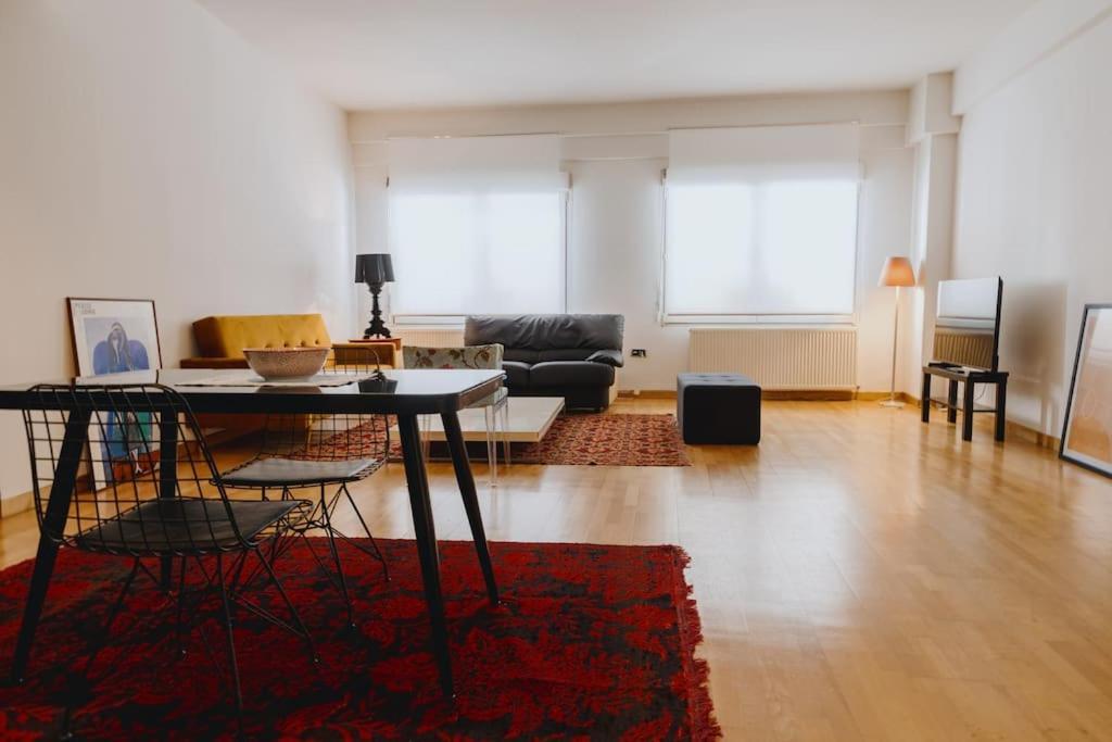 Cosy & Spacious Central Apartment Komotini Exterior photo